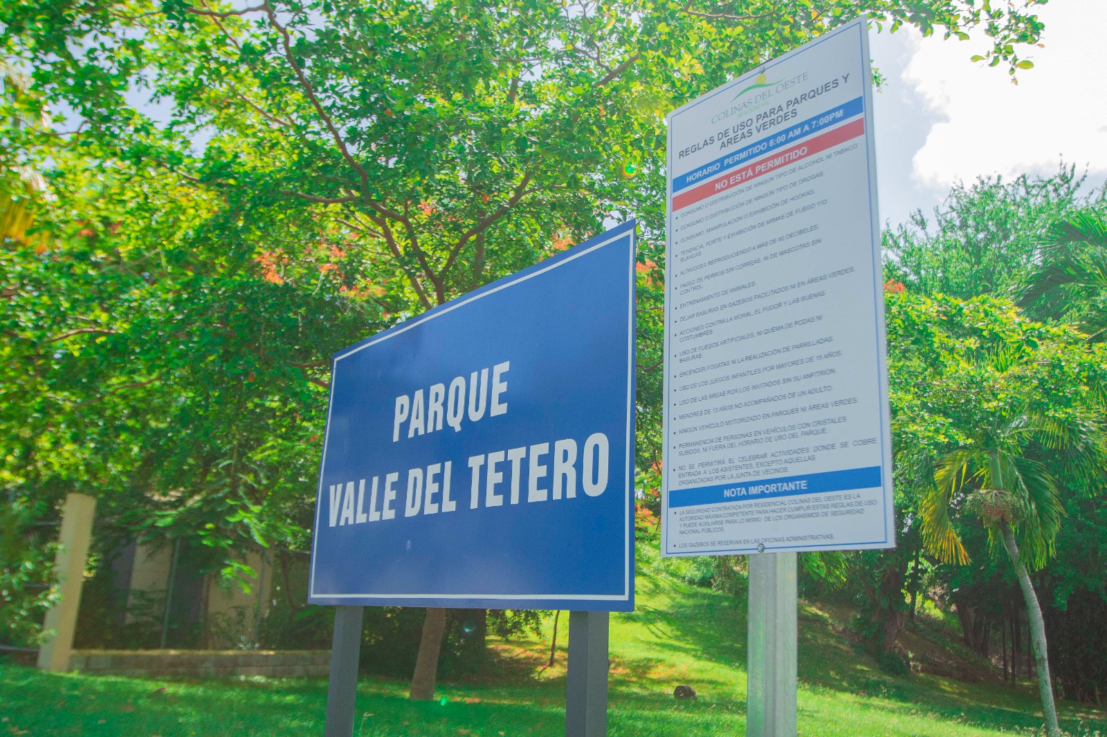 Señalización en Colinas del Oeste: estableciendo reglas claras para el uso responsable y armonioso de nuestros parques.